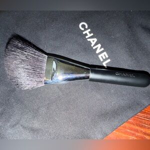 New authentic CHANEL Powder/Contour Brush #2